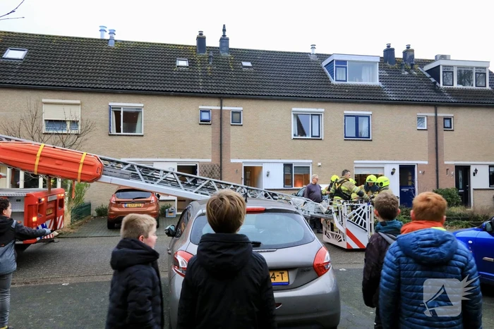 Schoorsteenbrand trekt veel bekijks van omwonenden