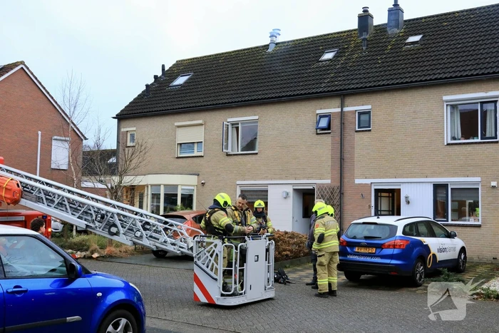 Schoorsteenbrand trekt veel bekijks van omwonenden