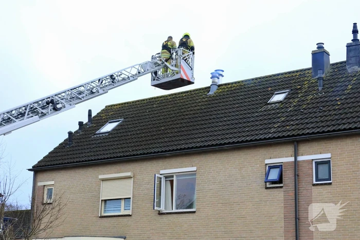Schoorsteenbrand trekt veel bekijks van omwonenden