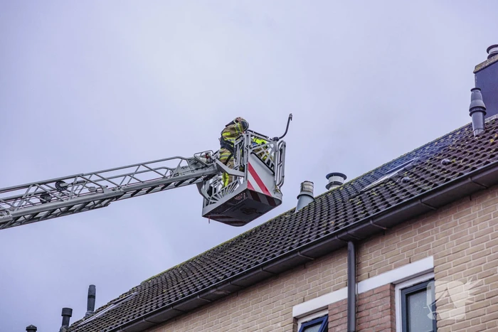 Schoorsteenbrand trekt veel bekijks van omwonenden