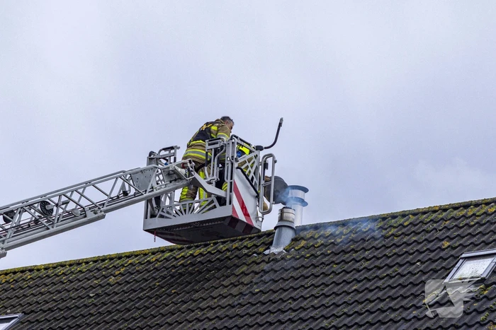 Schoorsteenbrand trekt veel bekijks van omwonenden