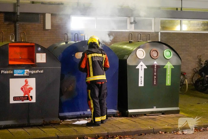 Veel rookontwikkeling door brandende container