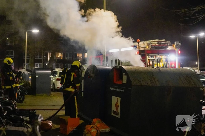 Veel rookontwikkeling door brandende container