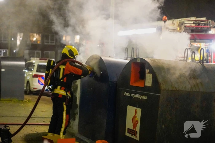 Veel rookontwikkeling door brandende container