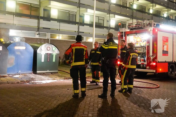 Veel rookontwikkeling door brandende container