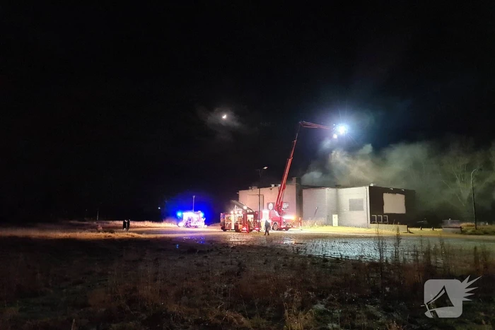 Veel rookontwikkeling bij brand in voormalige discotheek