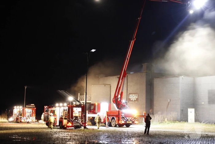 Veel rookontwikkeling bij brand in voormalige discotheek