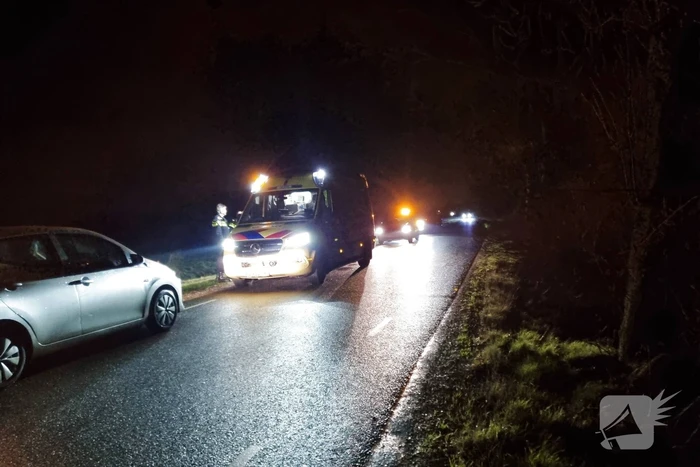 Bestelbus rijdt door na aanrijding met fietser