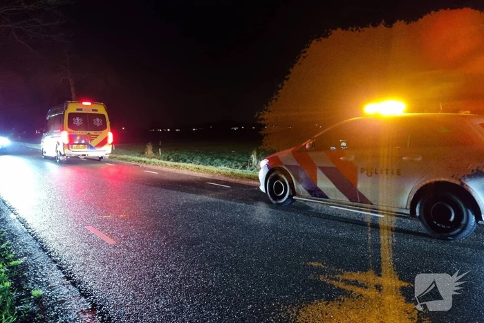 Bestelbus rijdt door na aanrijding met fietser