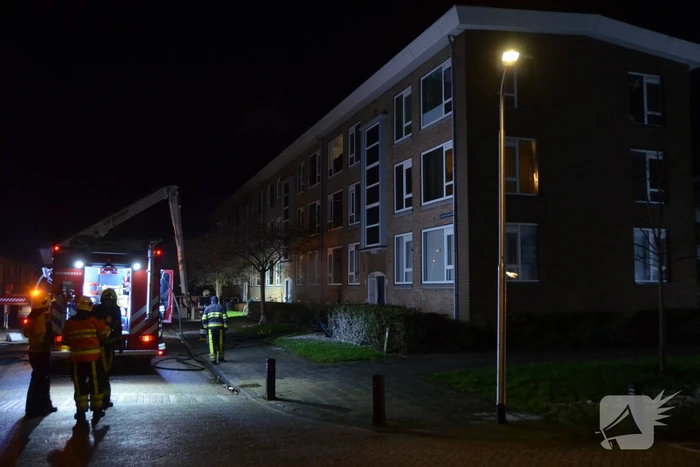 Grote brand in kelder van flatgebouw