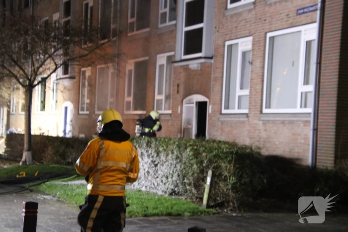 Grote brand in kelder van flatgebouw