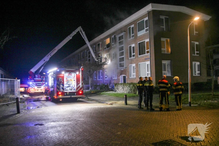 Grote brand in kelder van flatgebouw