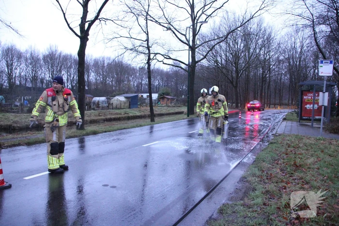 Kilometers lang oliespoor zorgt voor gevaarlijke situatie