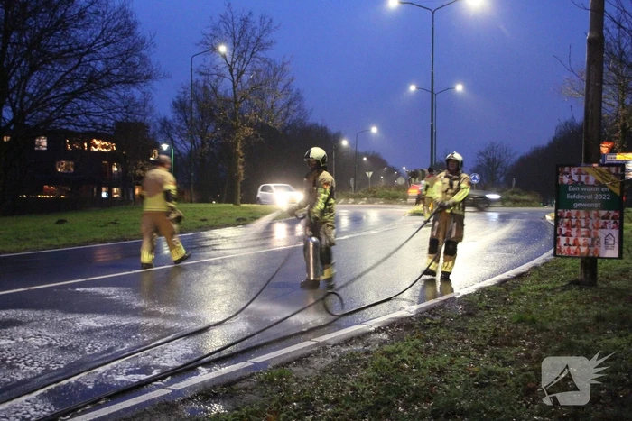 Kilometers lang oliespoor zorgt voor gevaarlijke situatie
