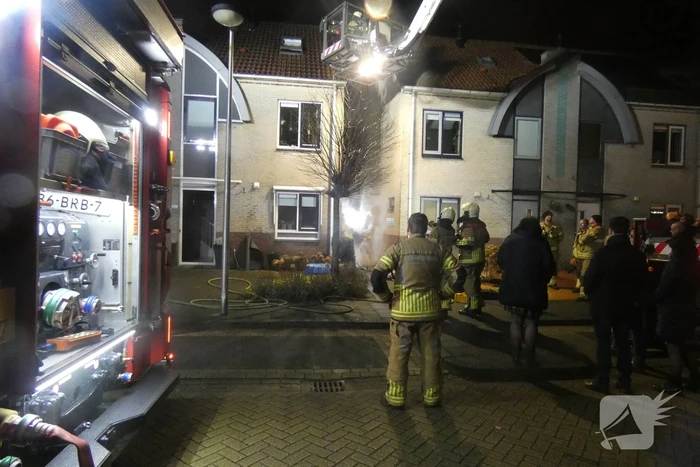 Lastige brand in spouwmuur