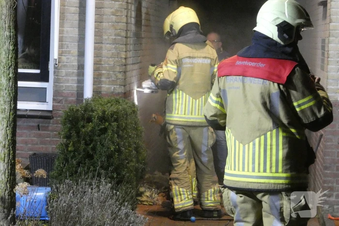 Lastige brand in spouwmuur