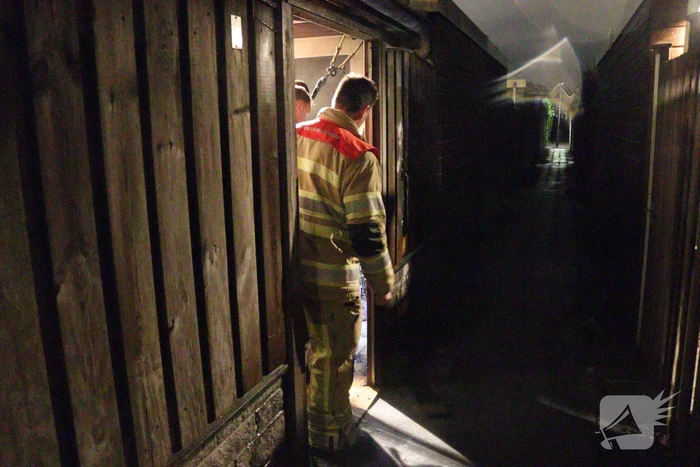 Schutting vliegt in brand door vuurkorf