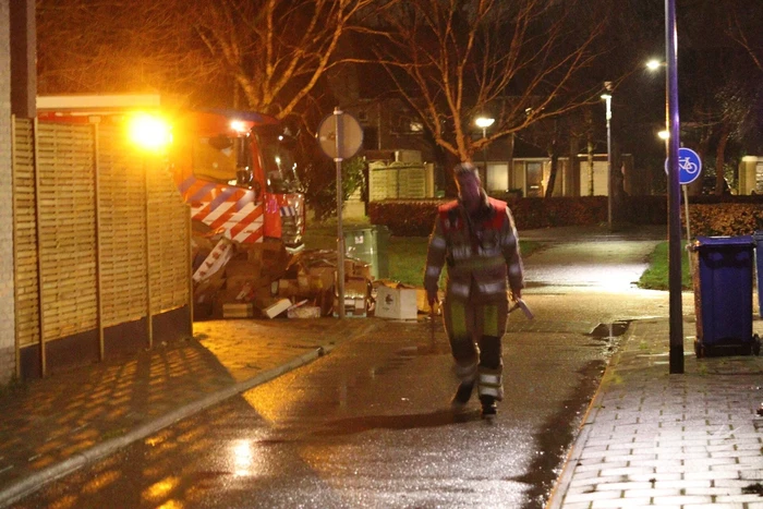 Schutting vliegt in brand door vuurkorf