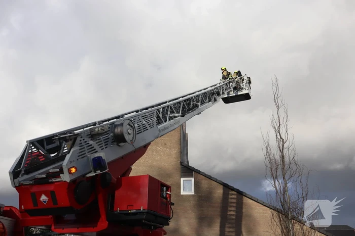 Veel rook bij brand in schoorsteen