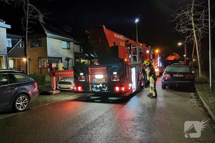 Brand in schoorsteen van woning