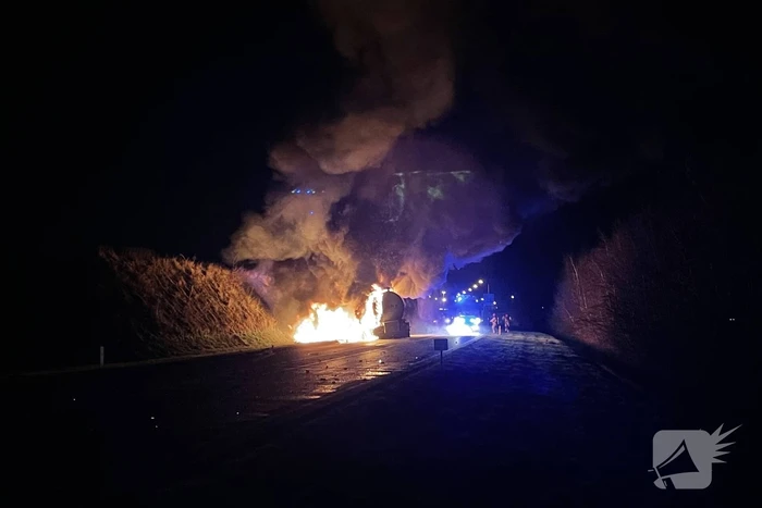 Tankwagen in brand na ernstig ongeval