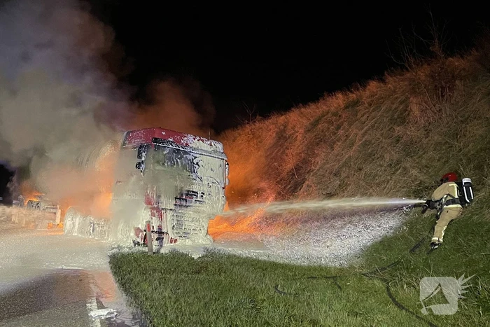 Tankwagen in brand na ernstig ongeval