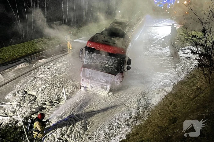 Tankwagen in brand na ernstig ongeval