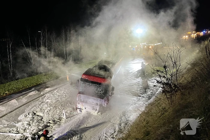 Tankwagen in brand na ernstig ongeval
