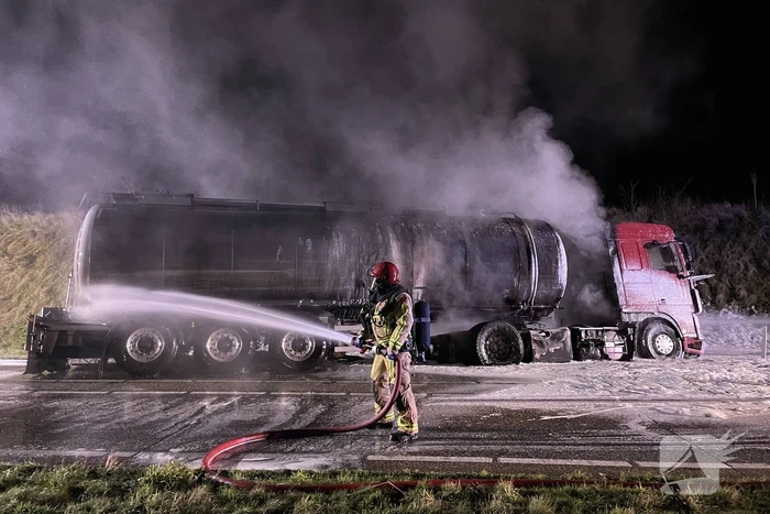 Tankwagen in brand na ernstig ongeval