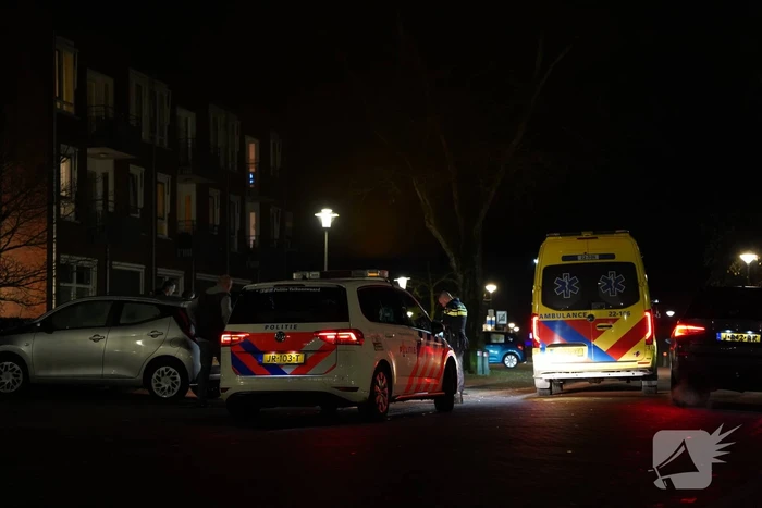 Automobilist ziet scooterrijder over het hoofd tijdens parkeren