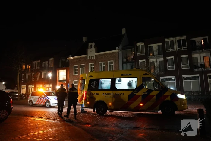 Automobilist ziet scooterrijder over het hoofd tijdens parkeren