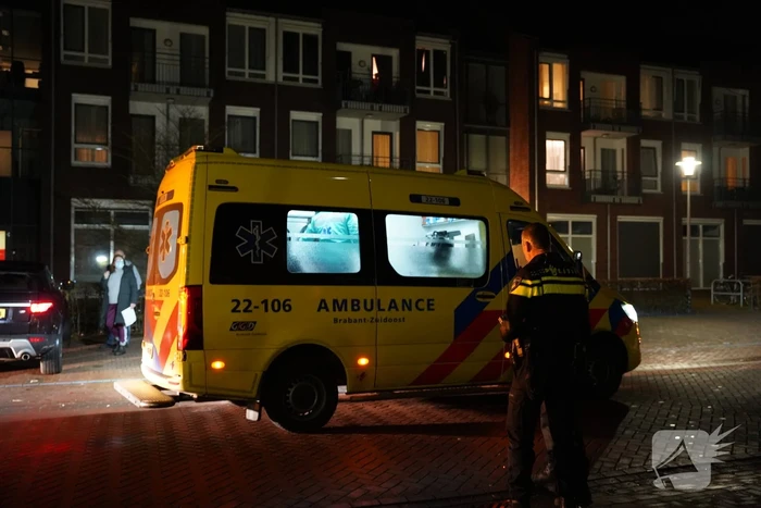 Automobilist ziet scooterrijder over het hoofd tijdens parkeren