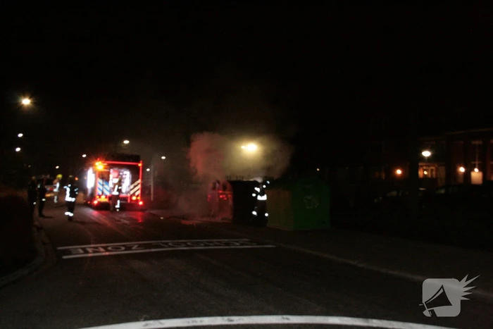 Veel rook bij brand in container