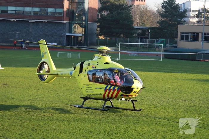 Traumahelikopter trekt veel bekijks