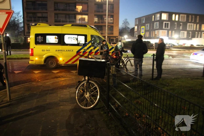 Twee maaltijd bezorgers met elkaar in botsing