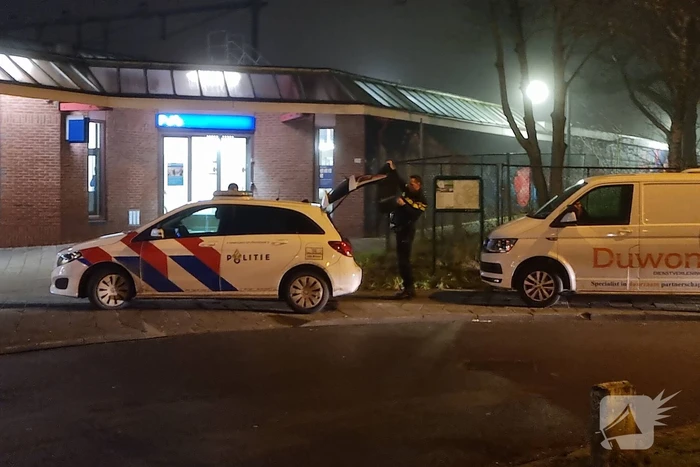 Vijf personen onder schot uit trein gehaald op treinstation