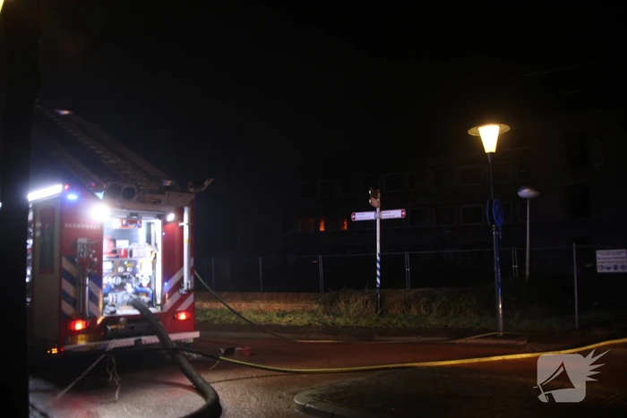 Forse brand in leegstaand kantoorpand