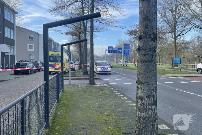 Een gewonden en dode bij steekpartij in woning