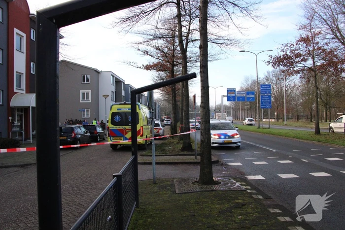Een gewonden en dode bij steekpartij in woning