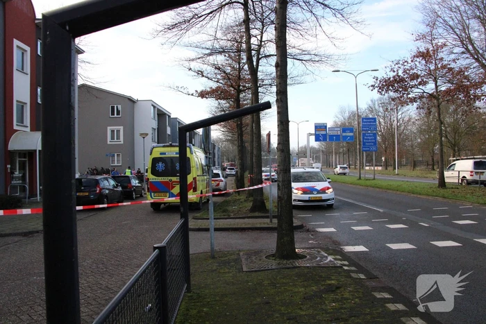 Een gewonden en dode bij steekpartij in woning