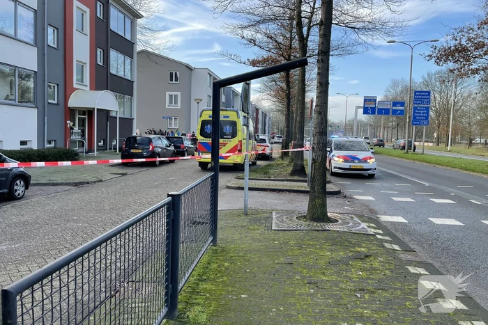 Een gewonden en dode bij steekpartij in woning