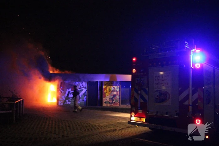 Veel rook en vuur bij jongerencentrum