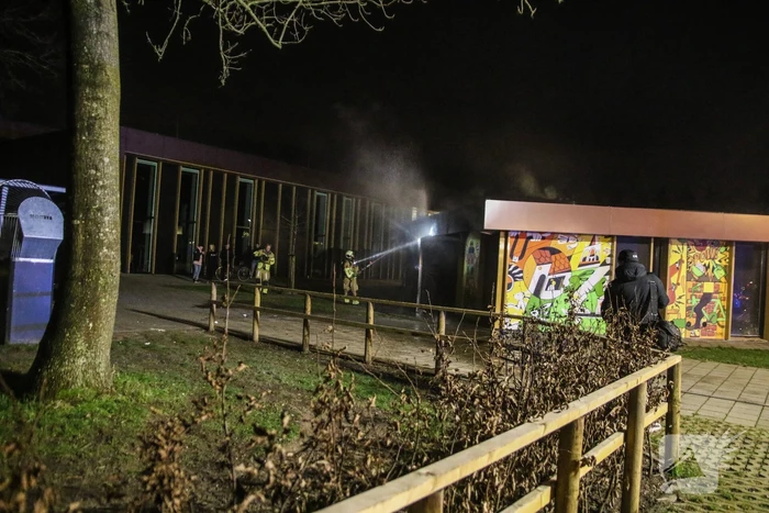 Veel rook en vuur bij jongerencentrum