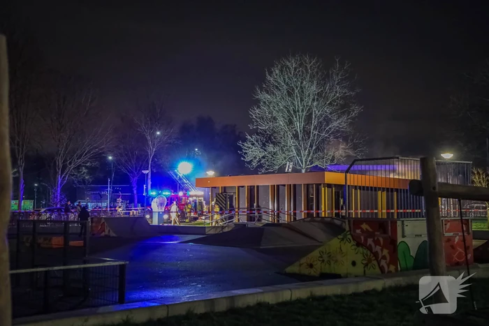 Veel rook en vuur bij jongerencentrum