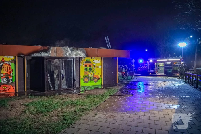 Veel rook en vuur bij jongerencentrum