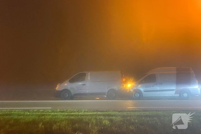 Twee bestelbussen betrokken bij kop-staart botsing