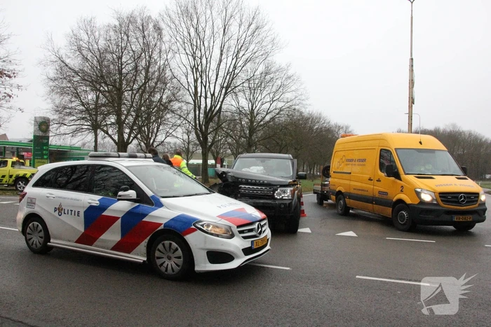 Range Rover flink beschadigd bij aanrijding