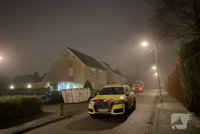 Meerdere ambulances trekken bekijks van buurtbewoners