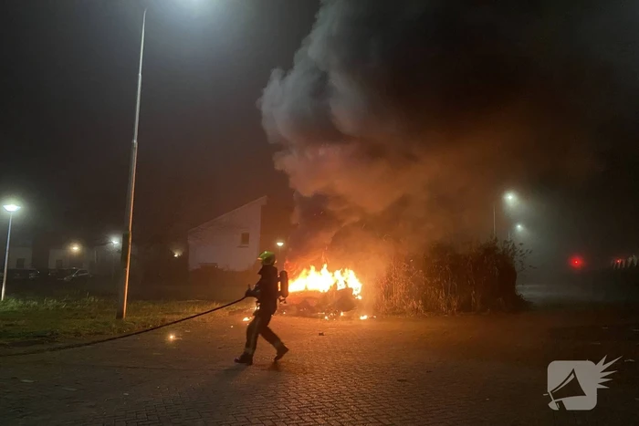Flinke rookontwikkeling door brand in personauto