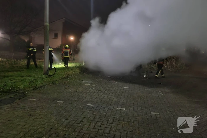 Flinke rookontwikkeling door brand in personauto